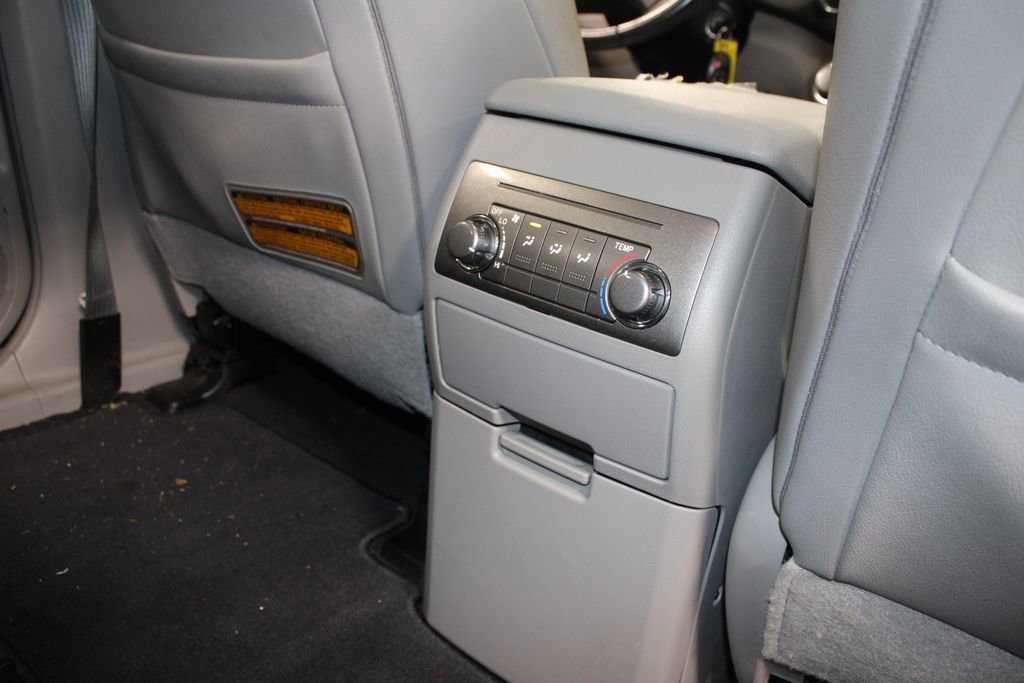 Used 2012 Toyota Highlander SE image 26