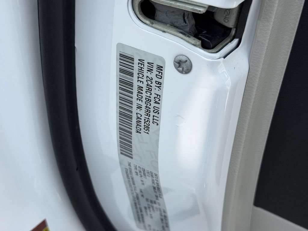 Used 2024 Chrysler Pacifica Touring-L FWD image 26