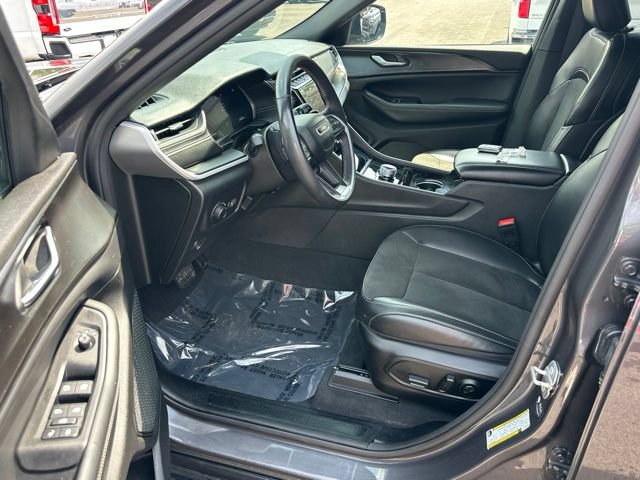 Used 2023 Jeep Grand Cherokee L Laredo AWD/4WD image 25