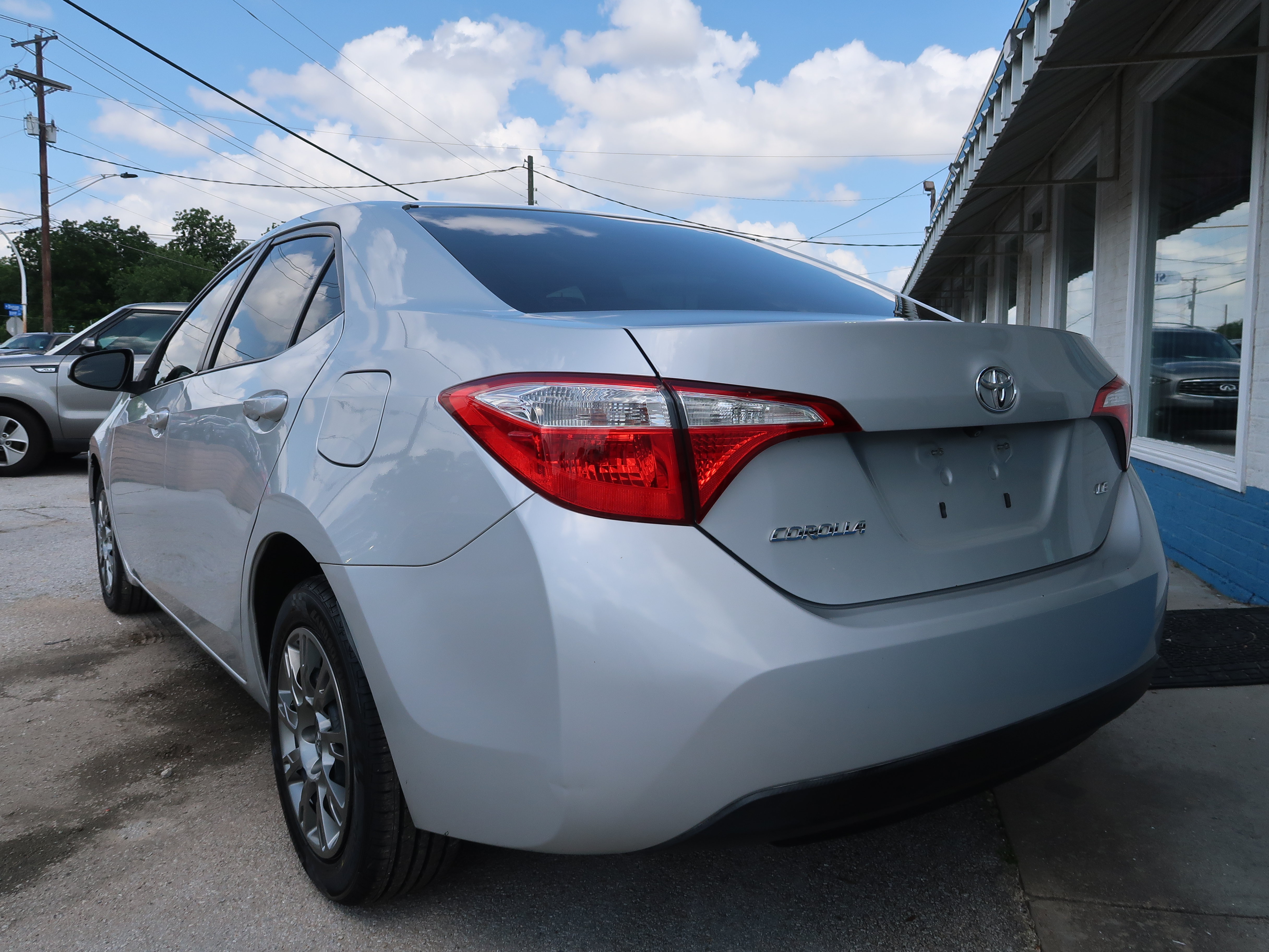 Used 2014 Toyota Corolla LE FWD image 7