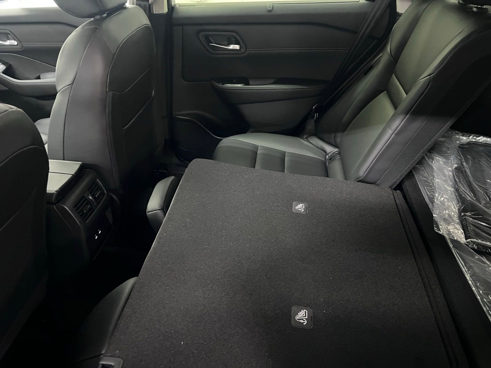 Certified 2025 Nissan Rogue SV w/ SV Premium Package image 27