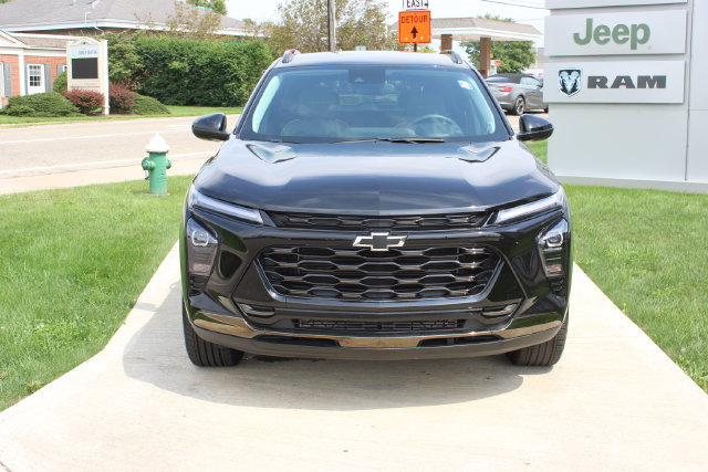 Used 2025 Chevrolet Trax ACTIV w/ Driver Confidence Package FWD image 5