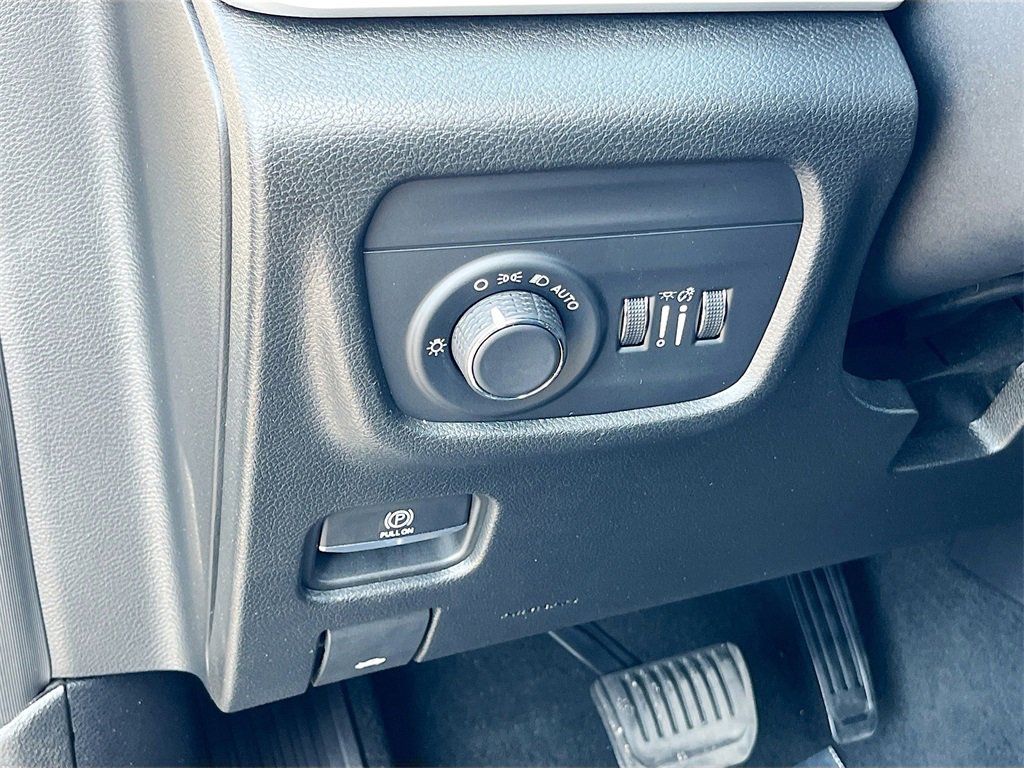 Certified 2023 Jeep Grand Cherokee L Laredo image 10