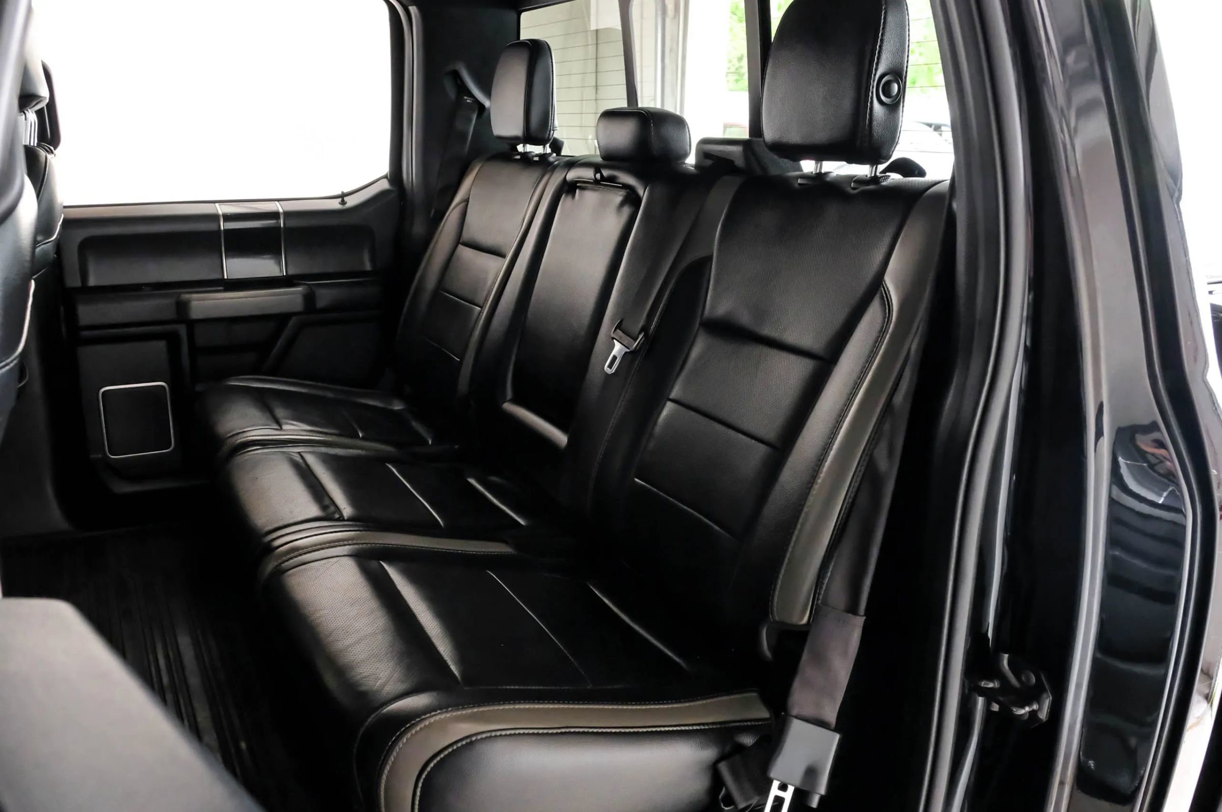 Used 2017 Ford F150 Raptor w/ Equipment Group 802A Luxury AWD/4WD image 46