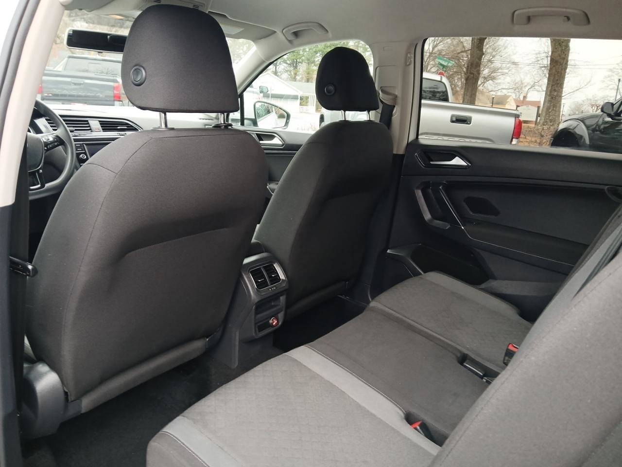 Used 2018 Volkswagen Tiguan S w/ 3rd Row Seat Package AWD/4WD image 14