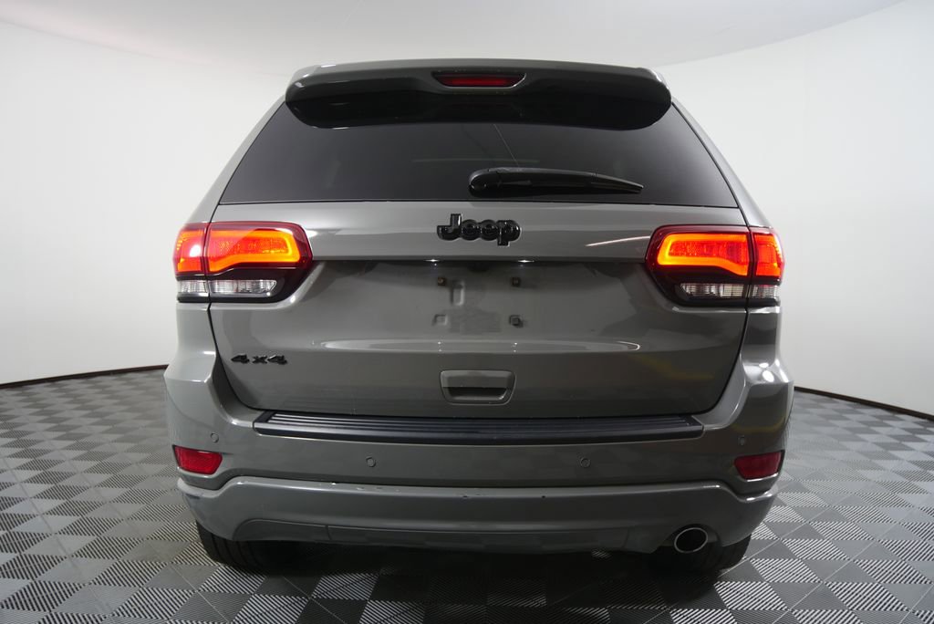 Used 2021 Jeep Grand Cherokee Laredo X AWD/4WD image 4