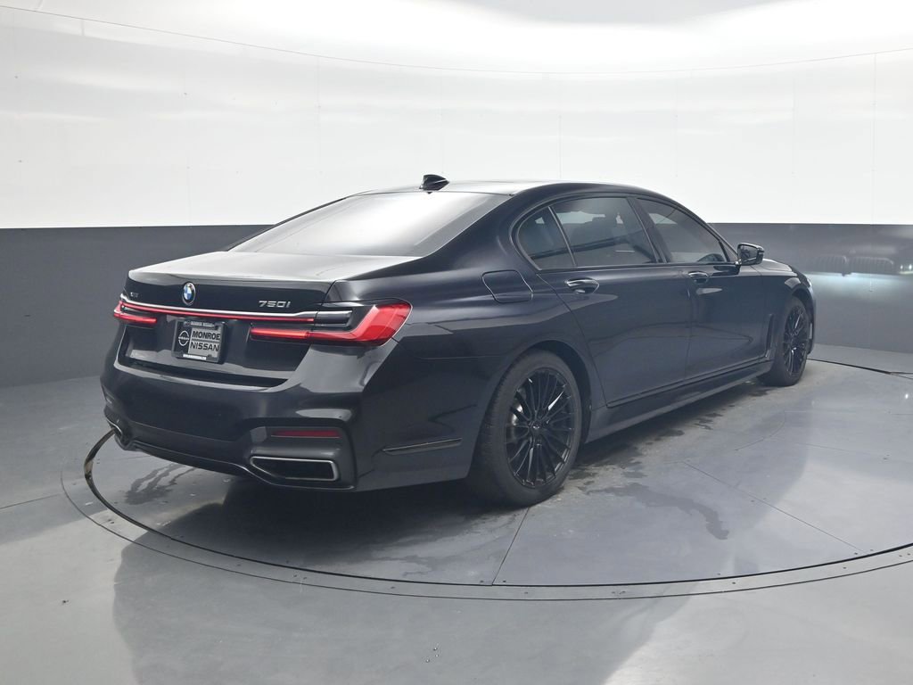 Used 2021 BMW 750i xDrive w/ Executive Package AWD/4WD image 9
