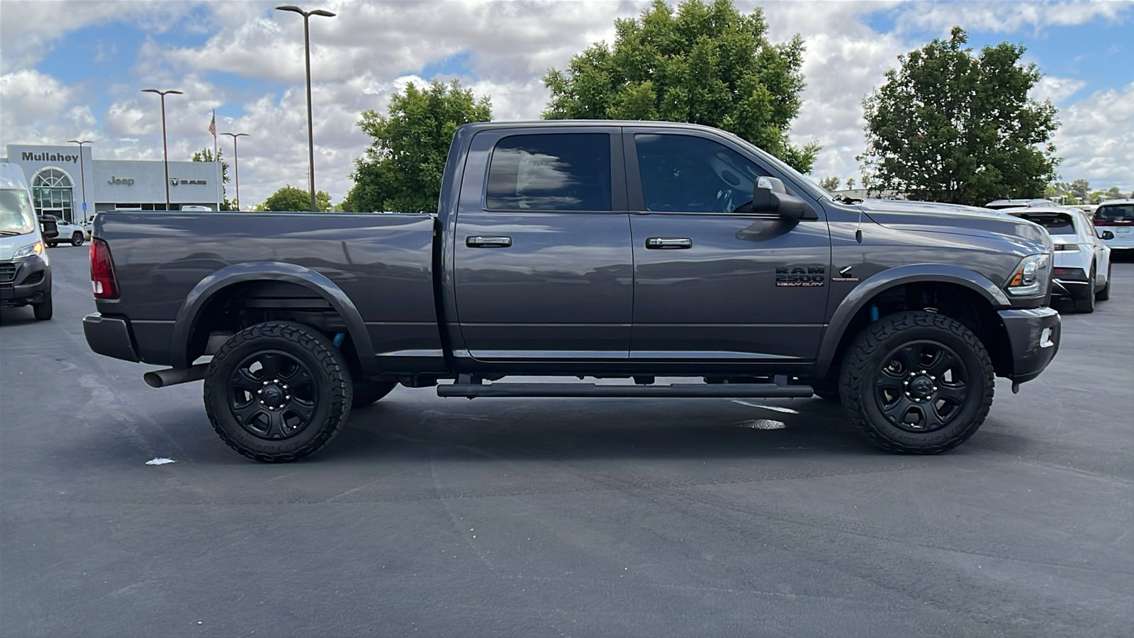 Used 2018 RAM 2500 Laramie w/ Sport Appearance Group AWD/4WD image 2