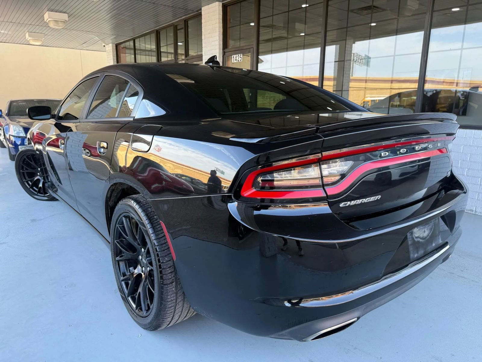 Used 2015 Dodge Charger R/T RWD image 5
