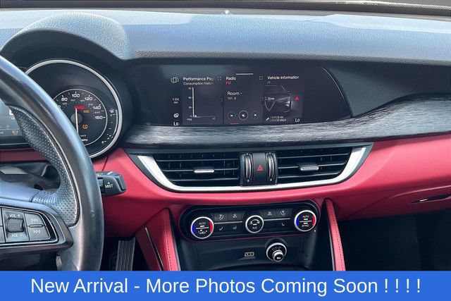 Used 2021 Alfa Romeo Stelvio Sprint w/ Nero Edizione AWD/4WD image 4