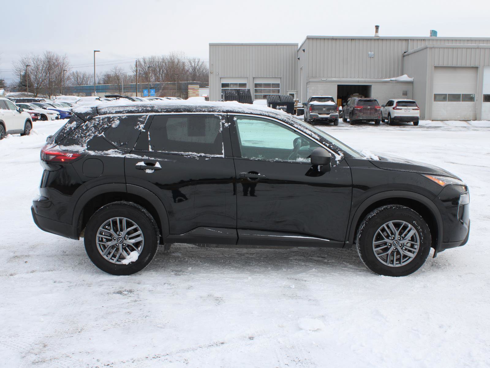 Used 2024 Nissan Rogue S image 4