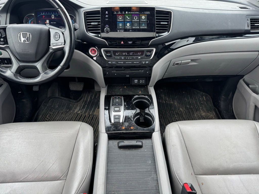 Used 2020 Honda Pilot Touring image 11
