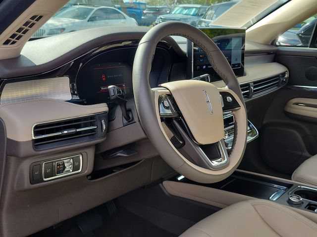Certified 2023 Lincoln Corsair FWD image 9