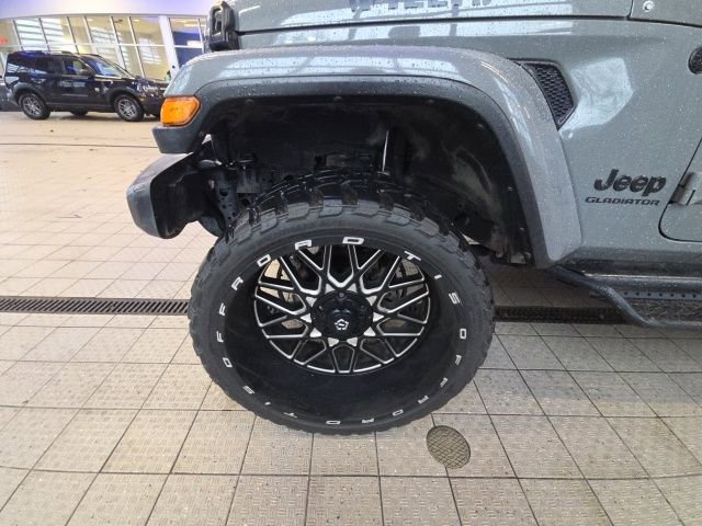 Used 2021 Jeep Gladiator Willys image 14