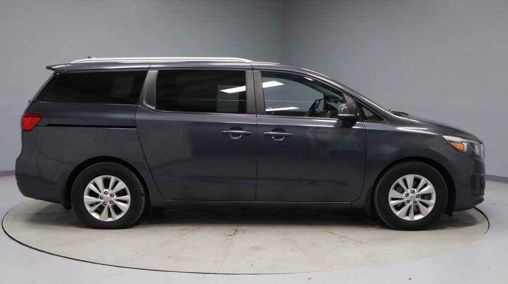Used 2016 Kia Sedona LX image 10
