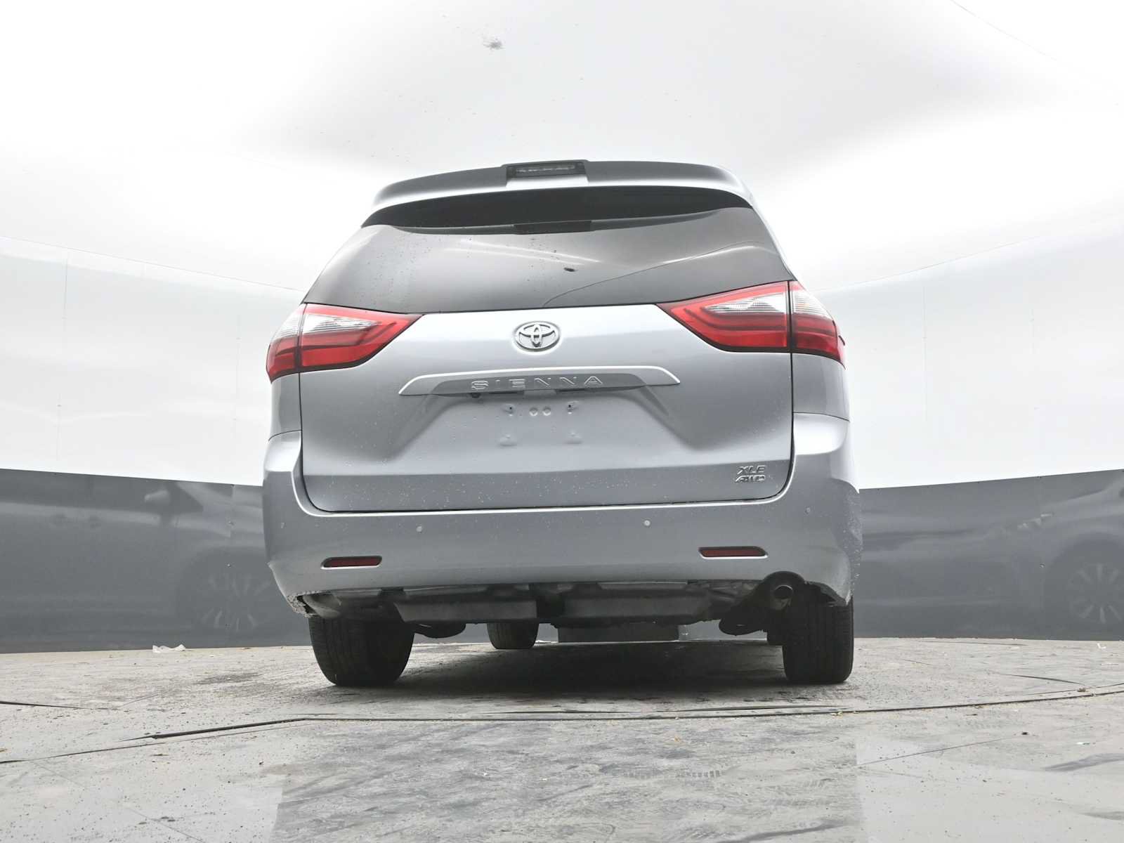 Used 2020 Toyota Sienna XLE w/ XLE Navigation Package AWD/4WD image 31