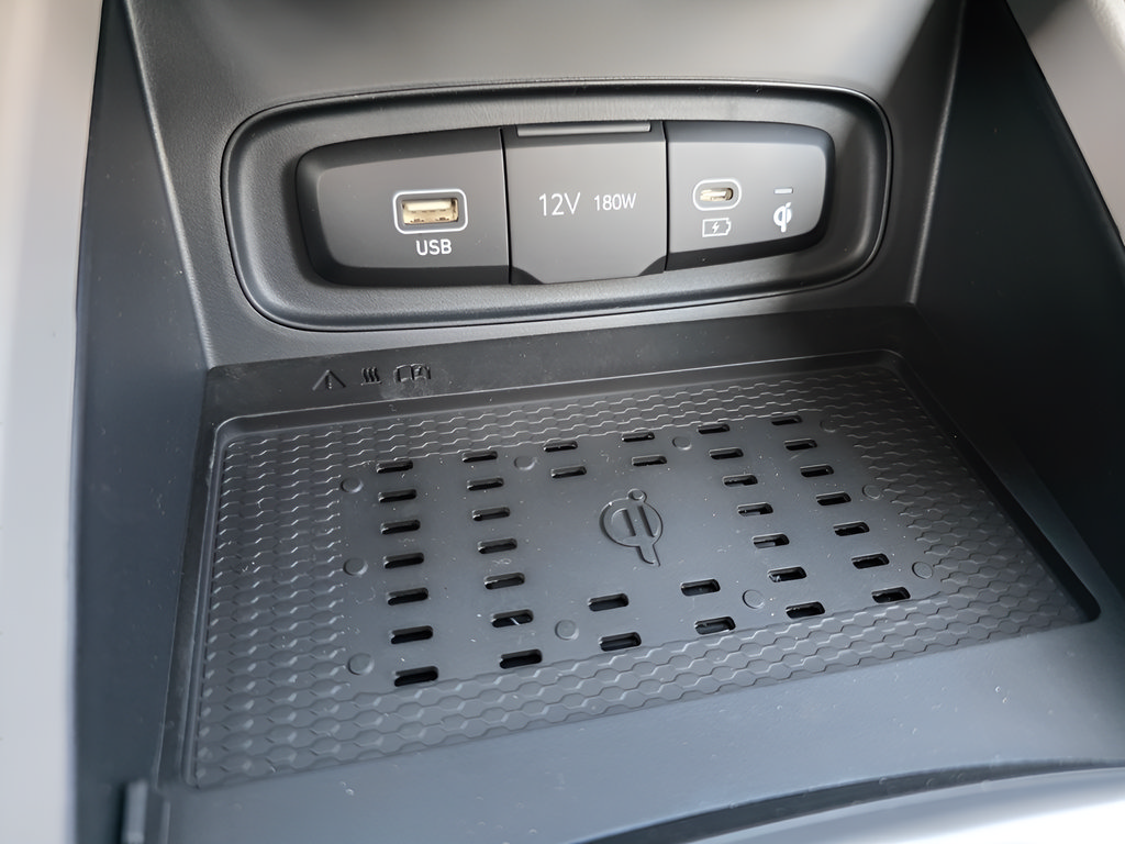 New 2026 Hyundai Venue SEL FWD image 21
