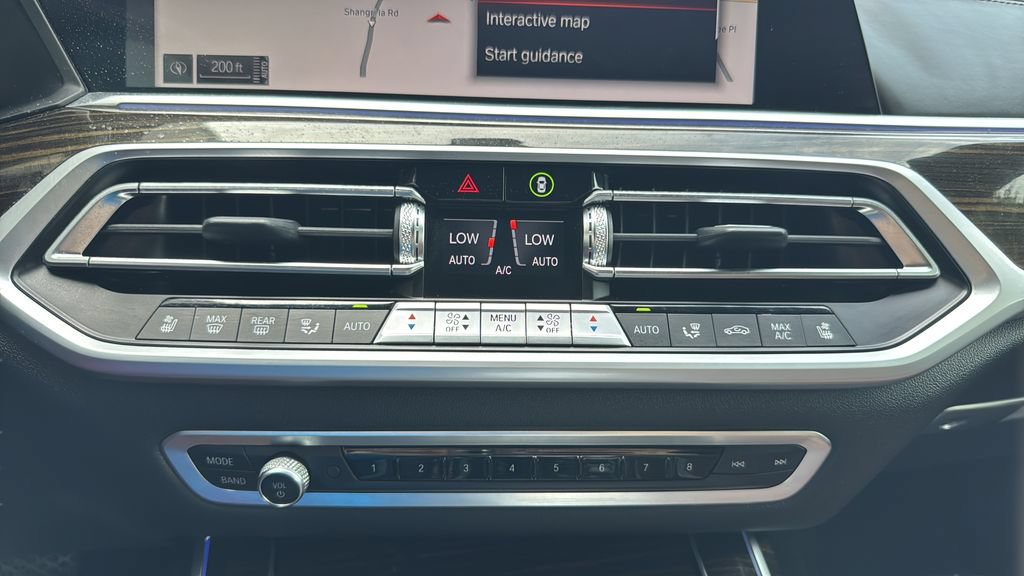 Used 2021 BMW X7 xDrive40i w/ Executive Package 2 AWD/4WD image 28