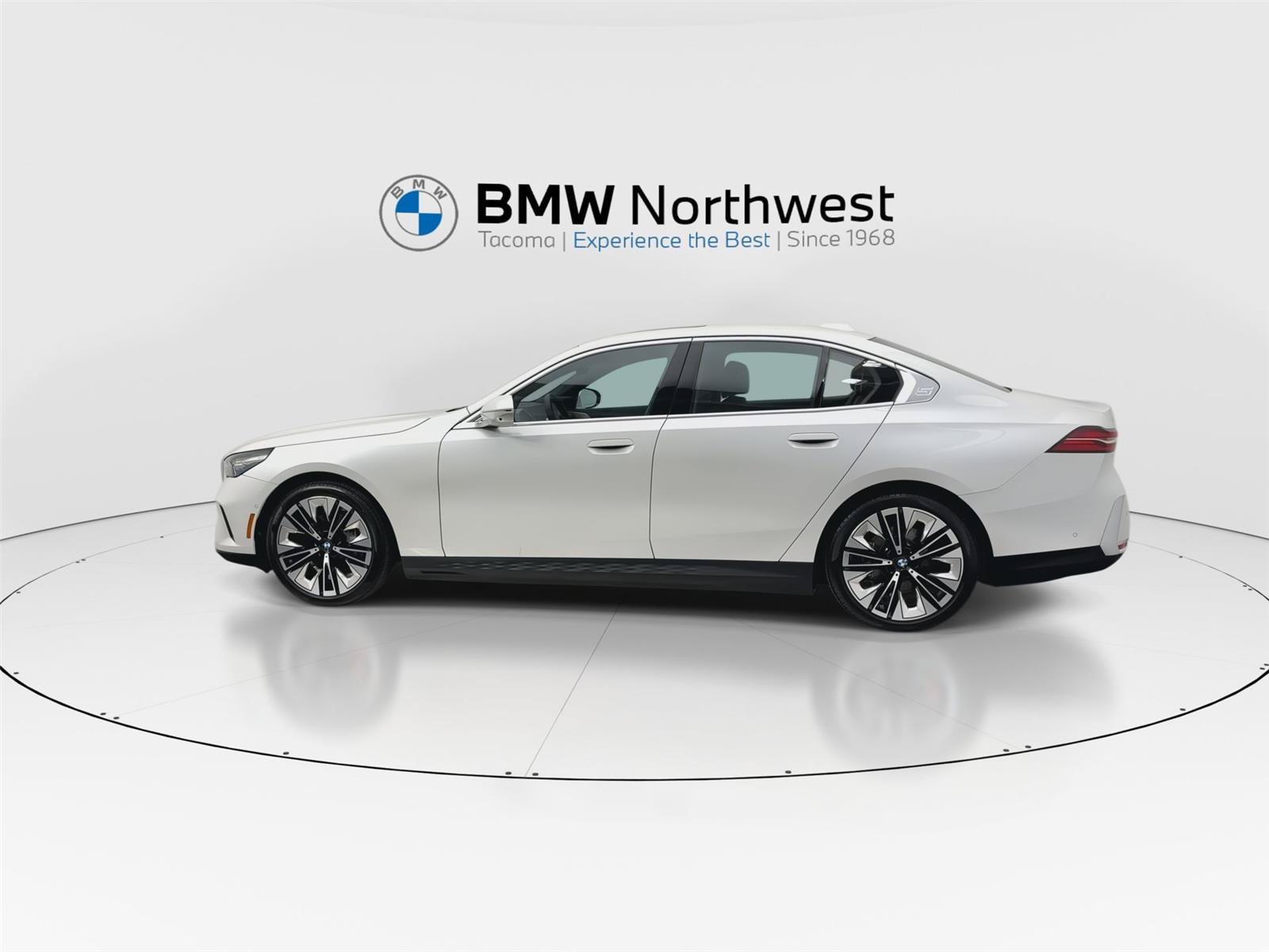 Used 2026 BMW i5 eDrive40 RWD image 11