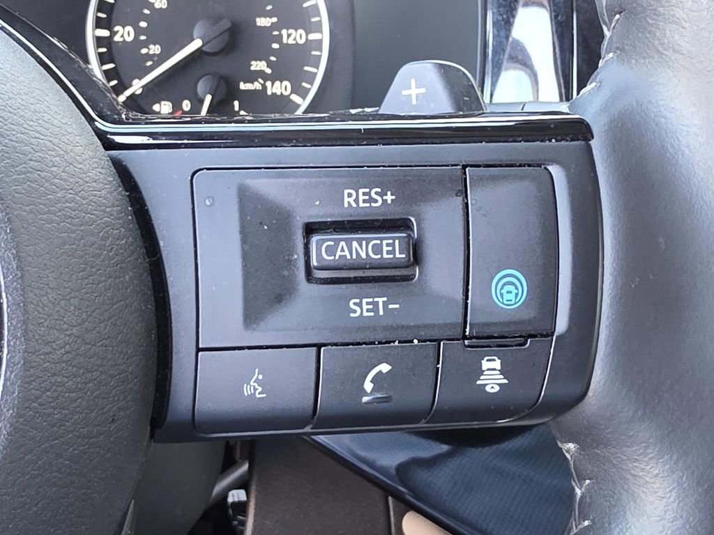 Used 2025 Nissan Pathfinder SL image 35