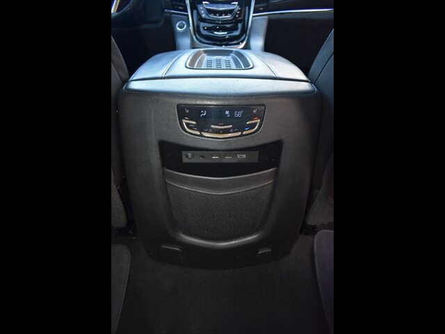 Used 2017 Cadillac Escalade Platinum AWD/4WD image 32