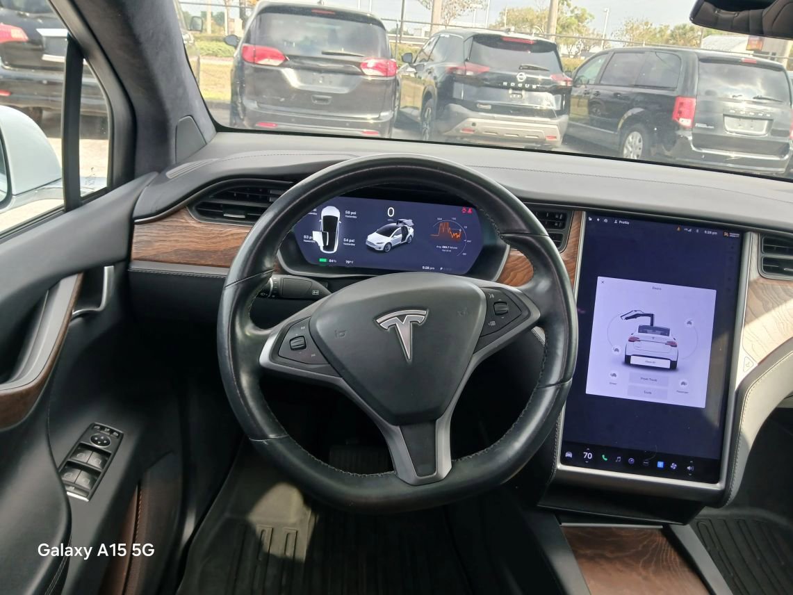 Used 2020 Tesla Model X Long Range AWD/4WD image 23