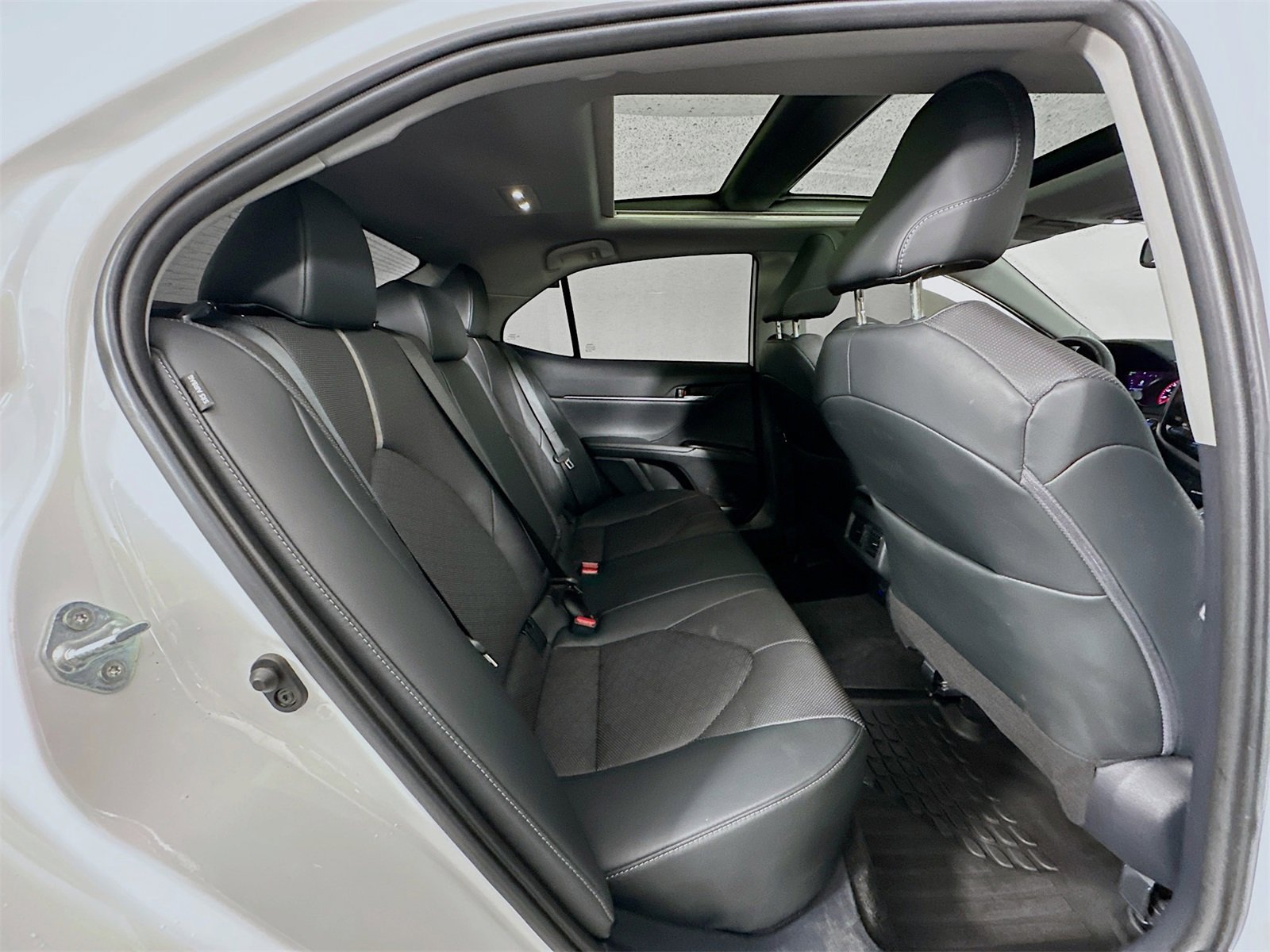 Used 2024 Toyota Camry XSE w/ Navigation Package image 29