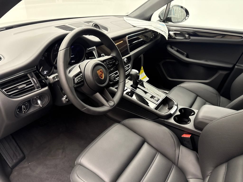 New 2026 Porsche Macan AWD/4WD image 5