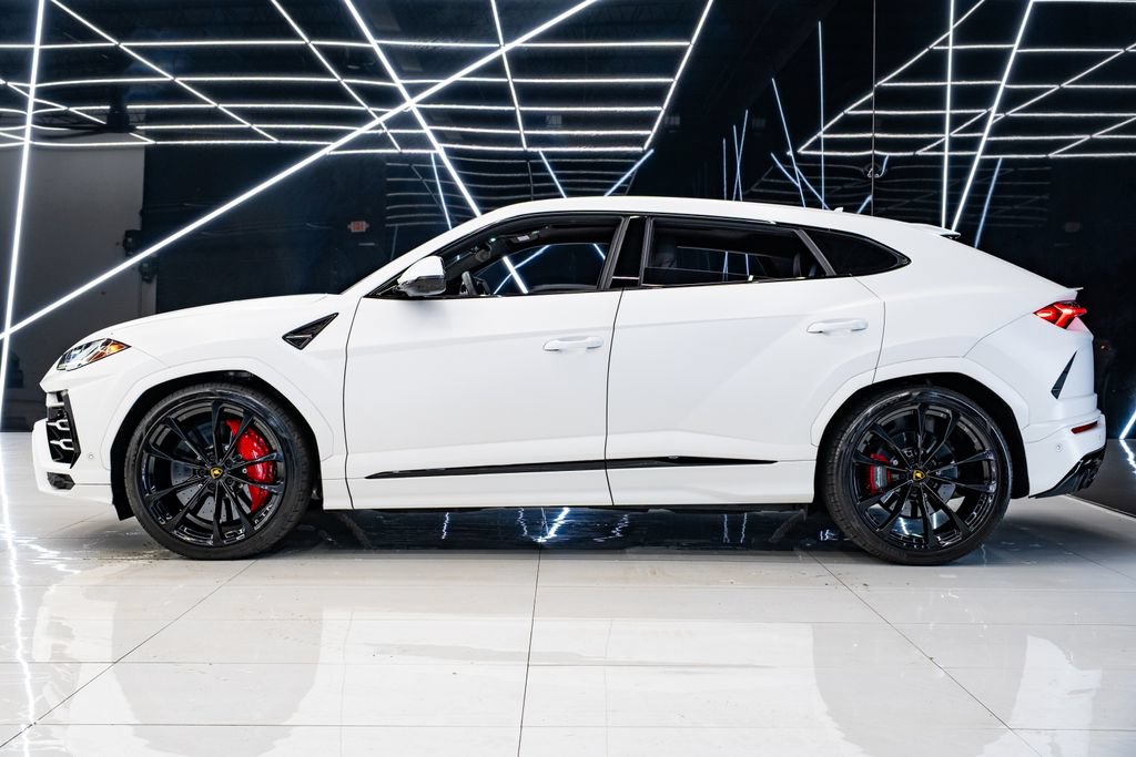 Used 2022 Lamborghini Urus AWD/4WD image 27
