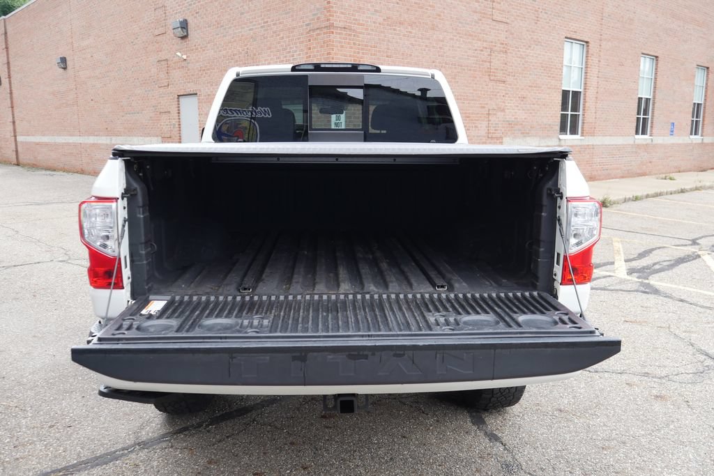 Used 2018 Nissan Titan PRO-4X AWD/4WD image 7