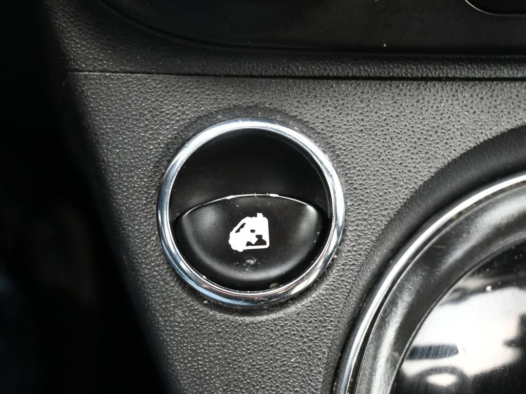 Used 2013 FIAT 500 Gucci image 25