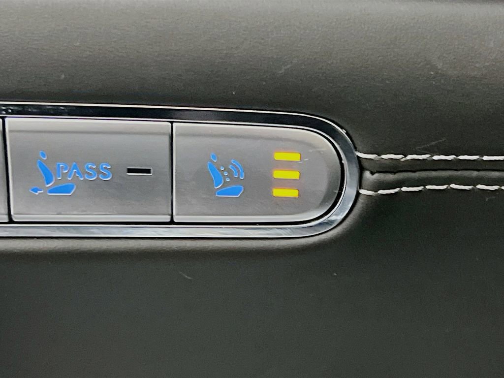 Used 2023 Genesis G90 3.5T AWD/4WD image 21