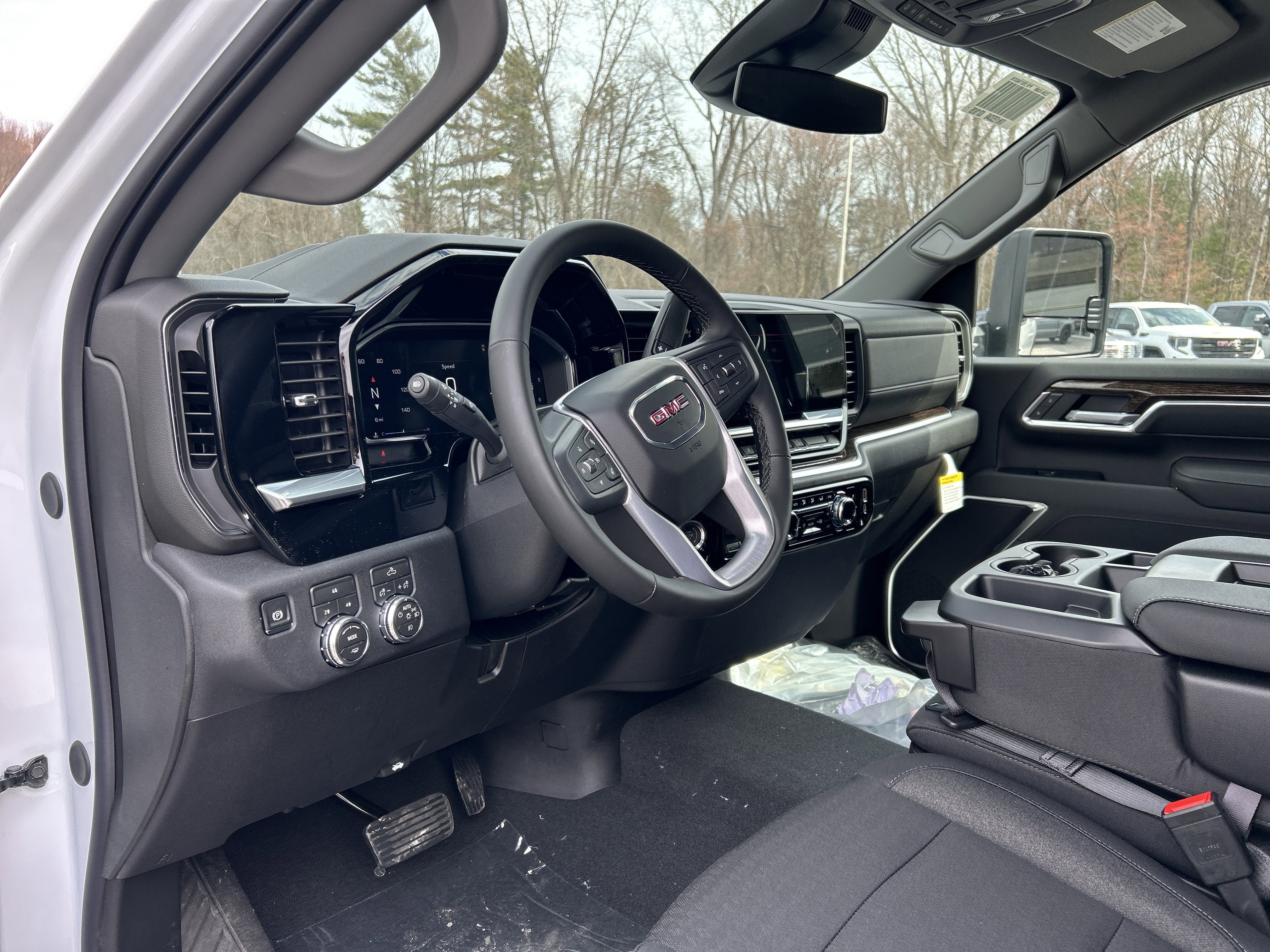New 2026 GMC Sierra 2500 SLE w/ SLE Value Package; AWD/4WD image 17