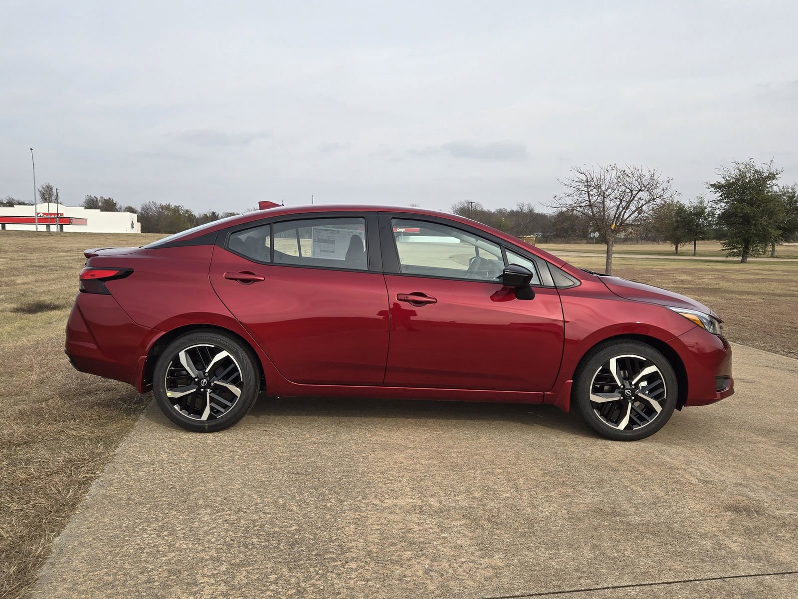 New 2025 Nissan Versa SR image 7
