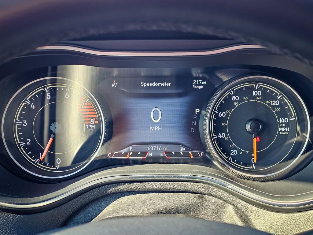 Used 2020 Jeep Cherokee Limited image 16