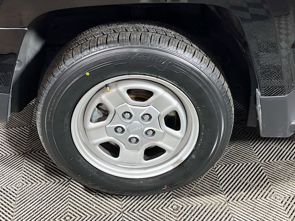 Used 2017 Jeep Patriot Sport image 25