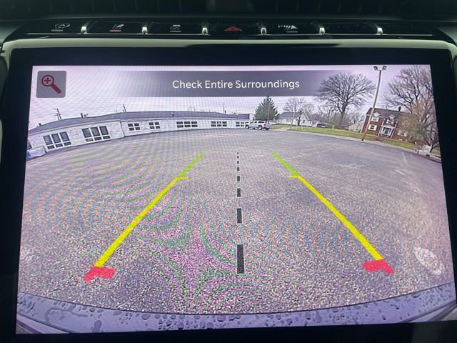 Used 2023 Jeep Grand Cherokee Limited w/ Black Appearance Package image 28