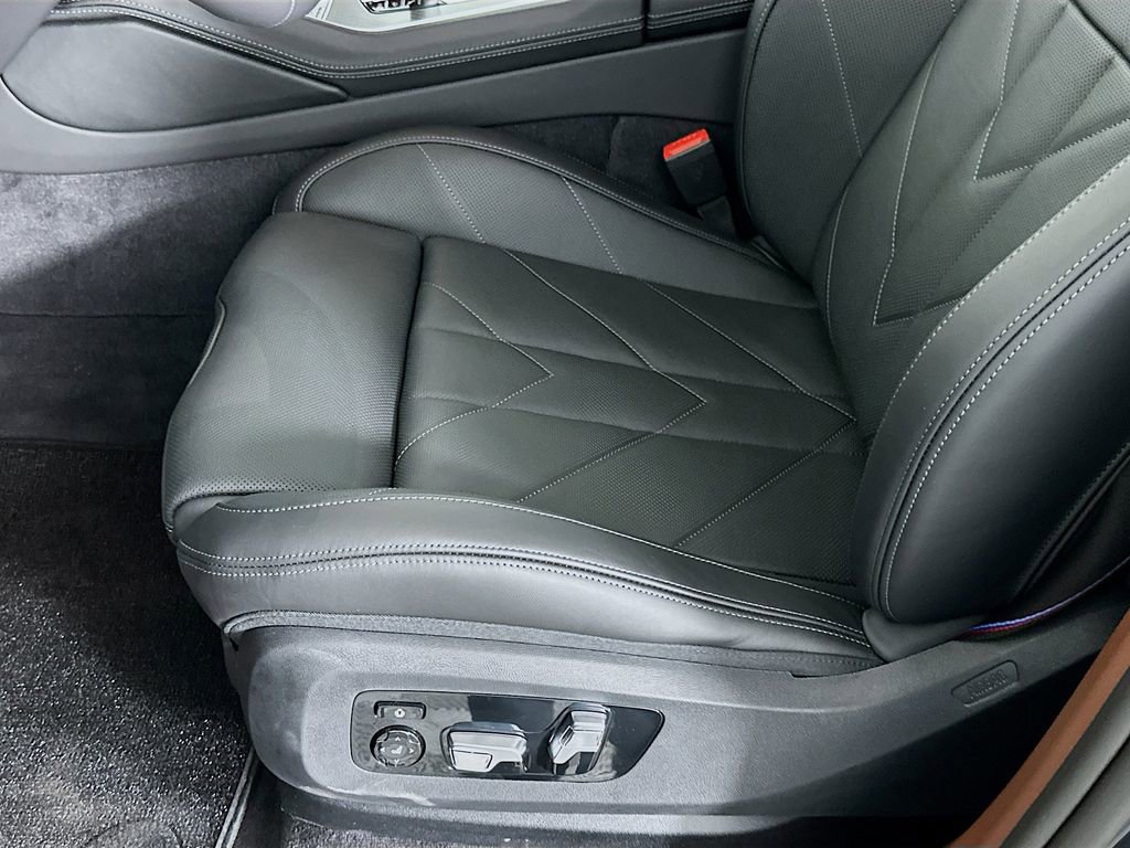 New 2026 BMW XM Label Red image 21