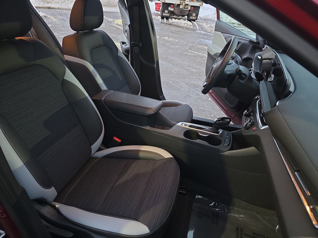 Used 2024 Buick Envista Preferred image 10