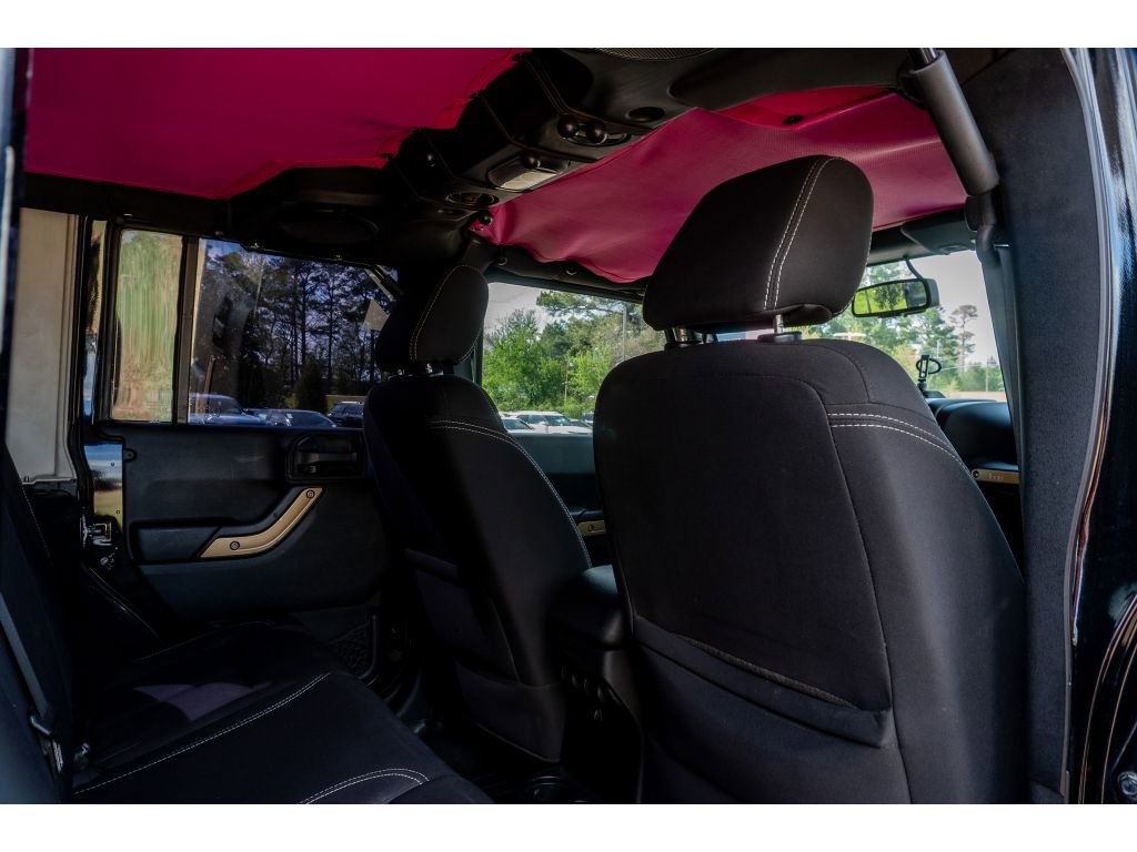 Used 2014 Jeep Wrangler Unlimited Sahara w/ Max Tow Package image 14