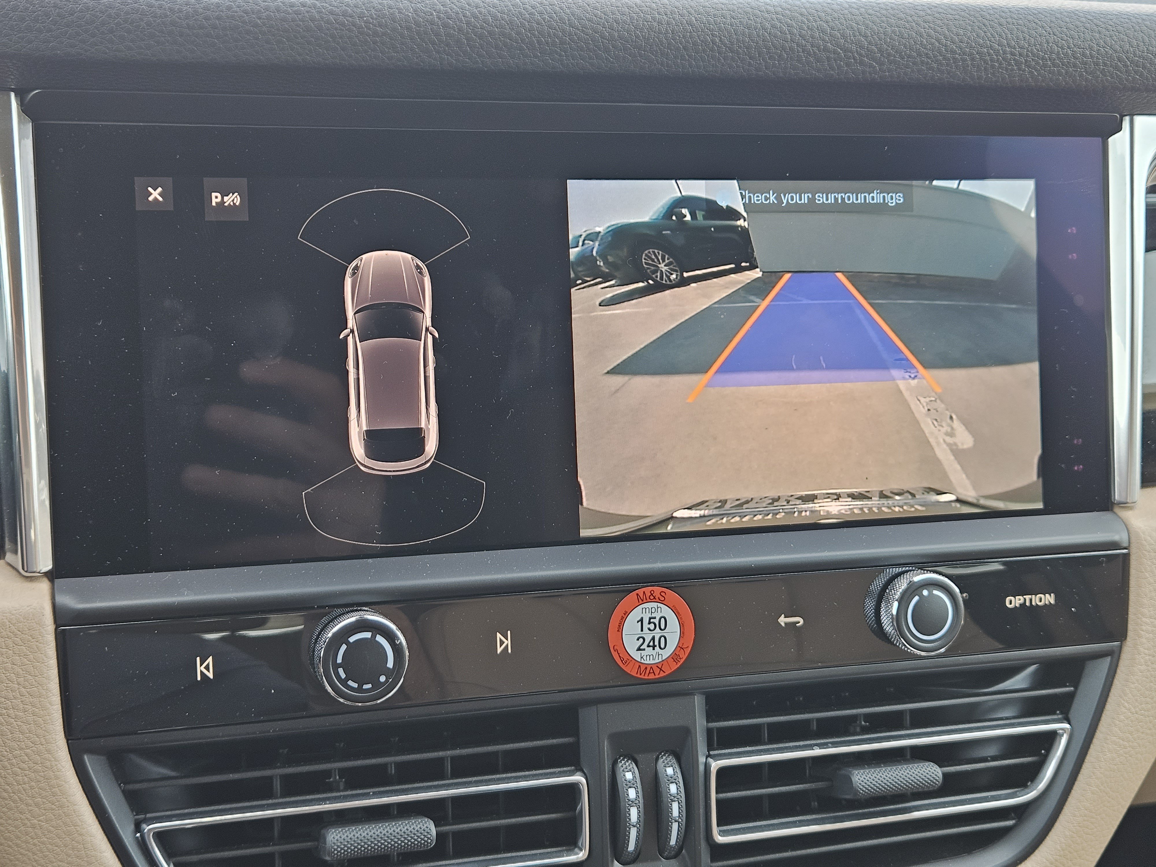 Certified 2026 Porsche Macan AWD/4WD image 18
