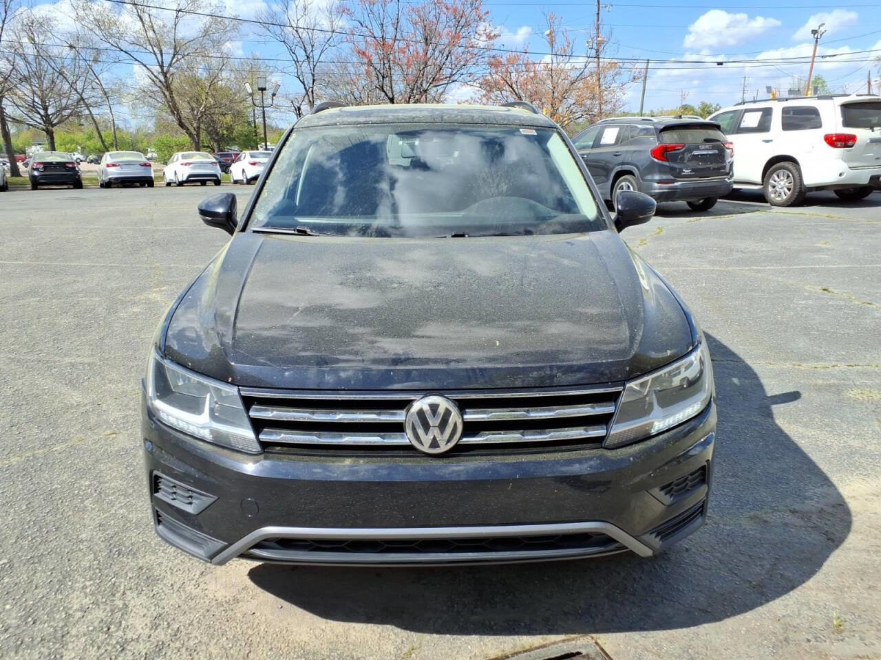 Used 2018 Volkswagen Tiguan SE w/ Panoramic Sunroof Package FWD image 9