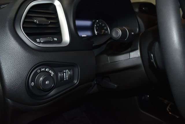 Certified 2021 Jeep Renegade Latitude w/ Luxury Group I AWD/4WD image 25