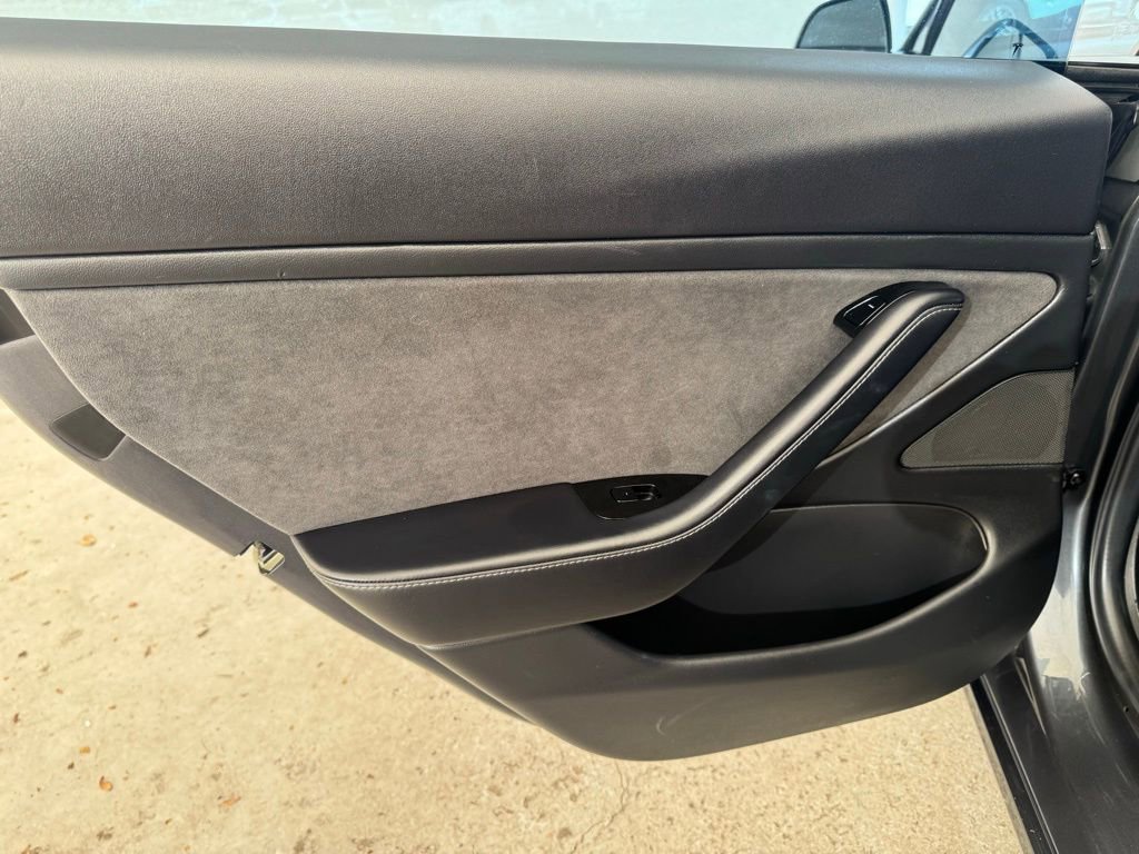 Used 2018 Tesla Model 3 Long Range image 19