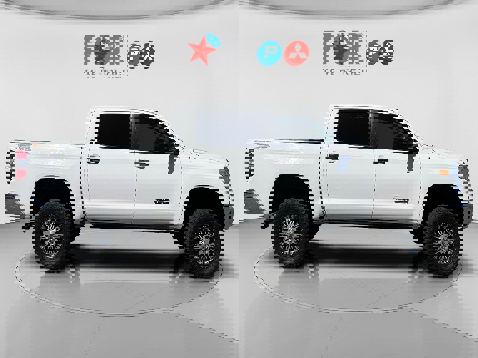 Used 2017 Toyota Tundra SR5 w/ SR5 Upgrade Package image 6