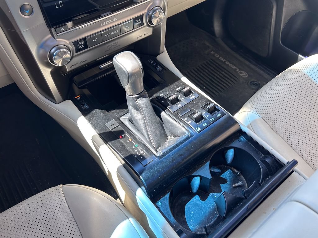 Used 2021 Lexus GX 460 Luxury w/ Sport Design Package AWD/4WD image 31
