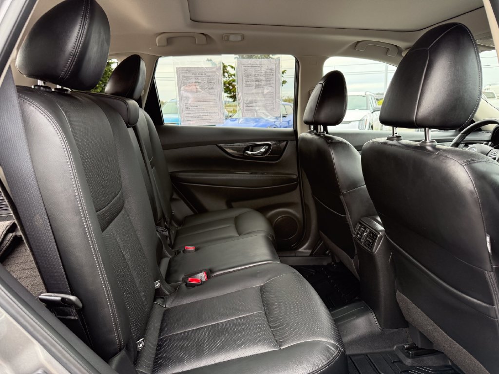 Used 2017 Nissan Rogue SL w/ SL Premium Package AWD/4WD image 13