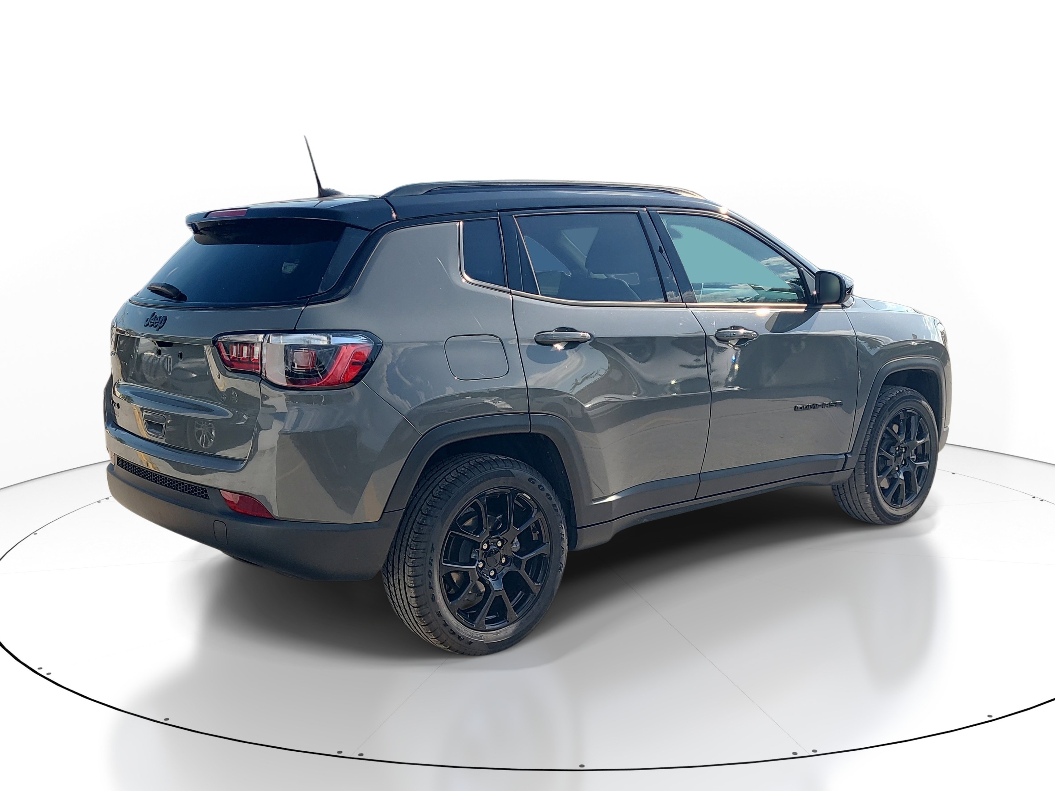 Used 2023 Jeep Compass Latitude AWD/4WD image 4