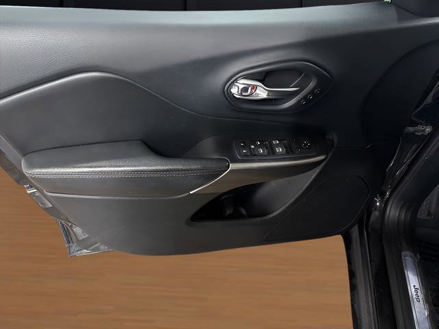 Used 2020 Jeep Cherokee Limited image 11