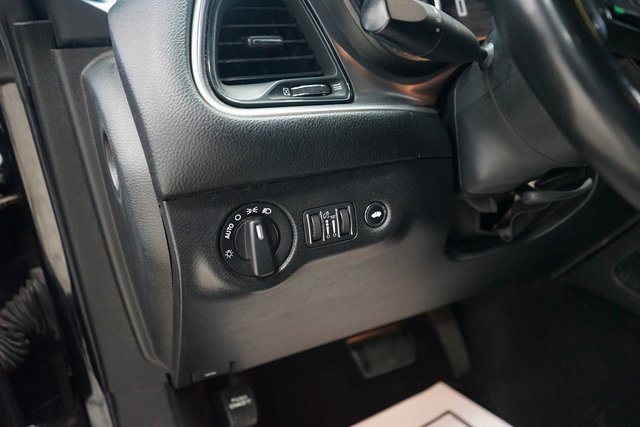 Used 2019 Dodge Challenger SXT image 27